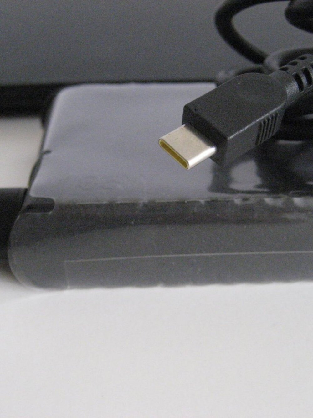 Lenovo ThinkPad X1 Carbon Gen 11 14", 1TB SSD 32GB, i7 13th Gen, Touch w/Charger - Picture 11 of 13
